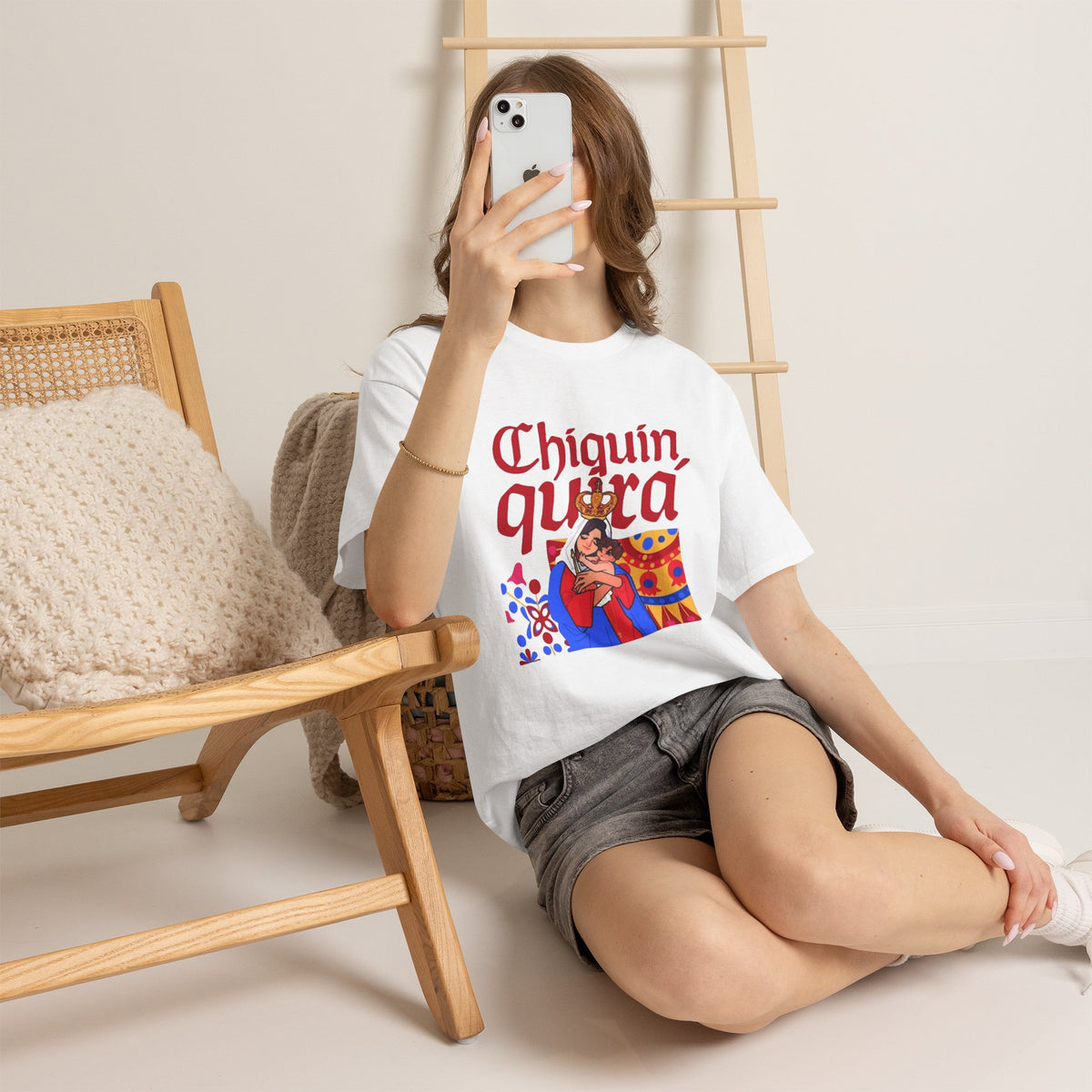 Chinita Virgen de Chiquinquirá Graphic Tee — Latinx Mother & Child Illustration Shirt